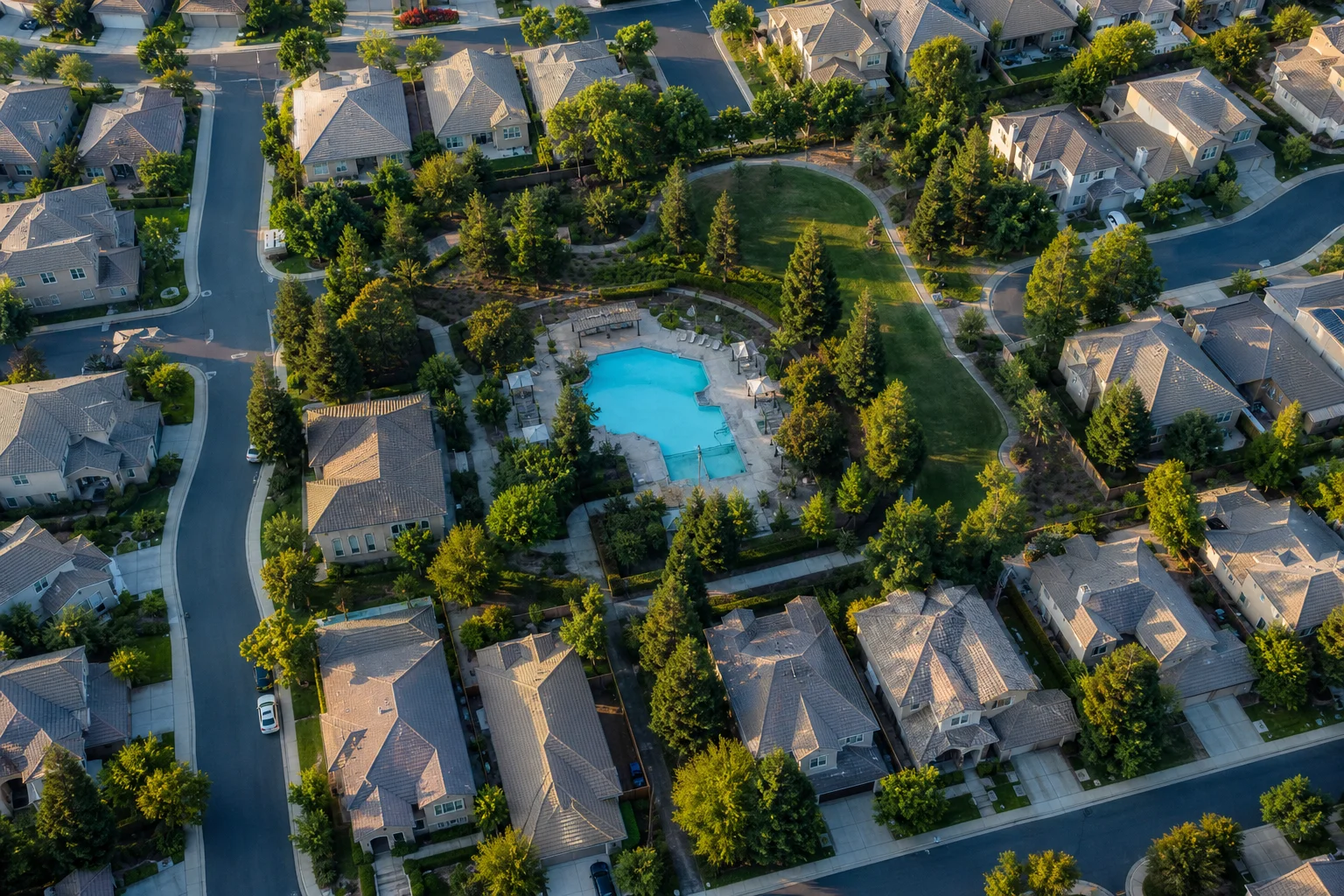 Aerial view of a well-maintained HOA community illustrating the scope of hoa financial reporting requirements by state